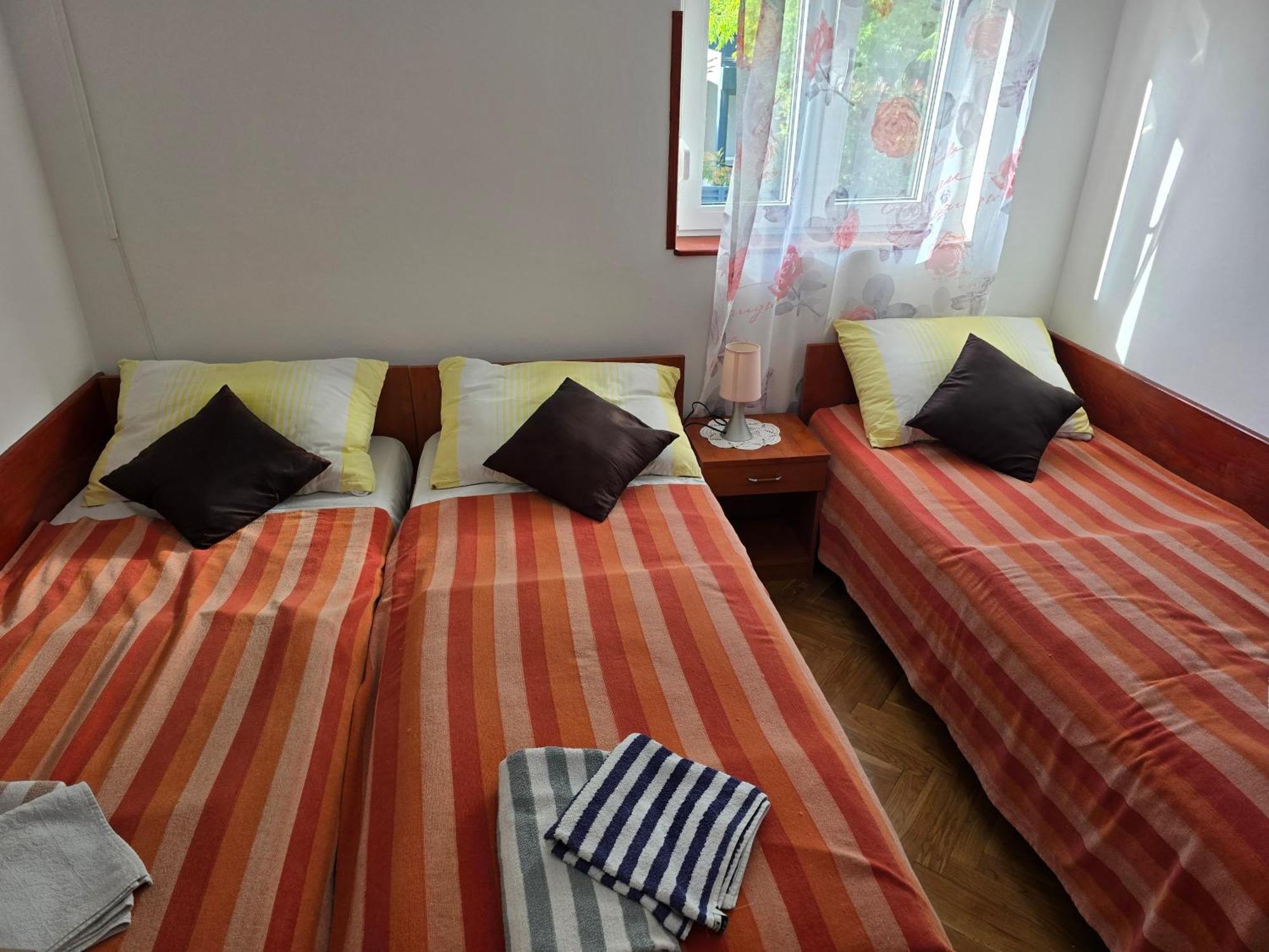 Apartments Stjepan Malinska Buitenkant foto