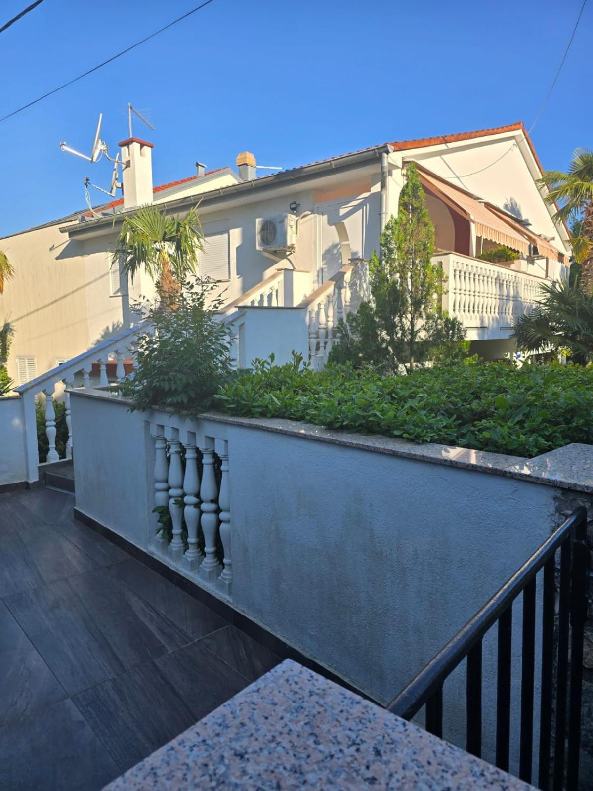 Apartments Stjepan Malinska Buitenkant foto